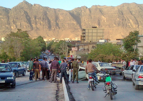 گزارش تصويري: تصادف روي پل انقلاب خرم‌آباد